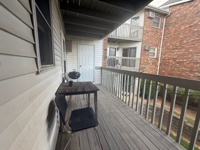 4316 W Shamrock Lane 2D, Mchenry, IL 60050