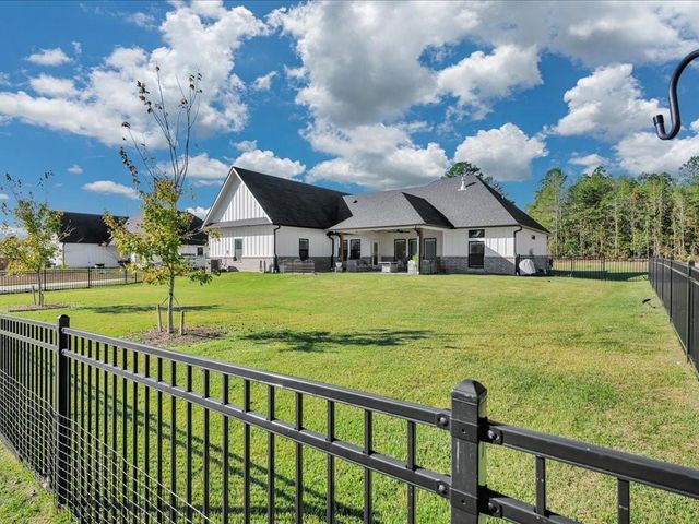 463 C C Road, Diboll, TX 75941