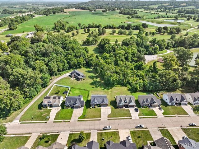 2343 Lakeshore Drive, Columbia, IL 62236