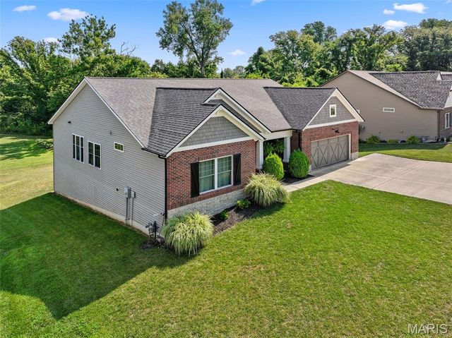 2343 Lakeshore Drive, Columbia, IL 62236