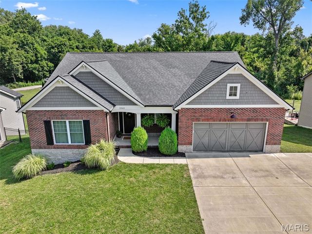 2343 Lakeshore Drive, Columbia, IL 62236