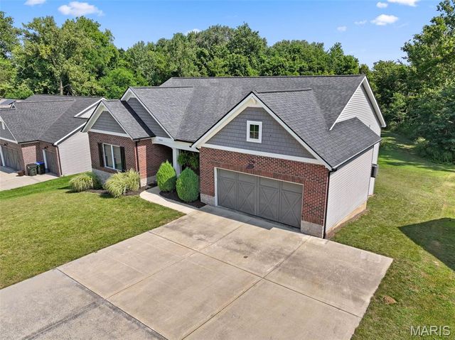 2343 Lakeshore Drive, Columbia, IL 62236