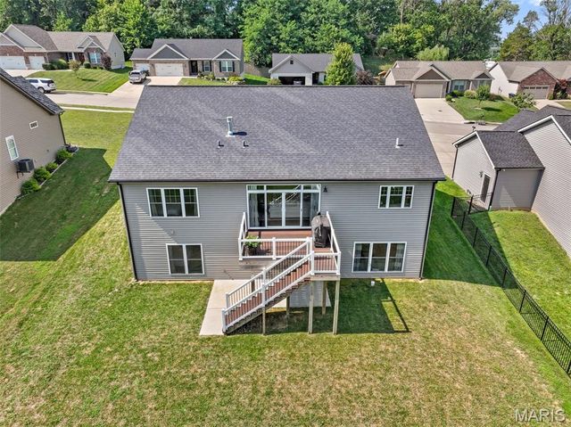 2343 Lakeshore Drive, Columbia, IL 62236