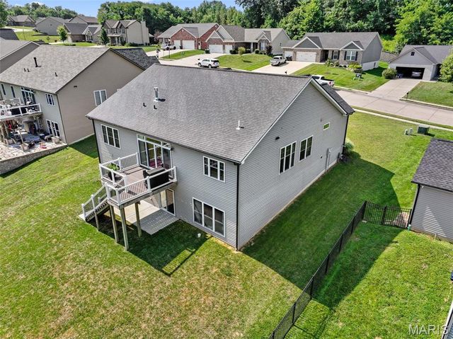 2343 Lakeshore Drive, Columbia, IL 62236