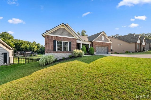 2343 Lakeshore Drive, Columbia, IL 62236