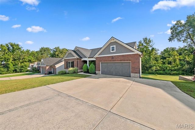 2343 Lakeshore Drive, Columbia, IL 62236