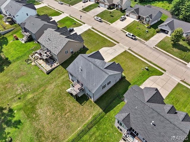 2343 Lakeshore Drive, Columbia, IL 62236
