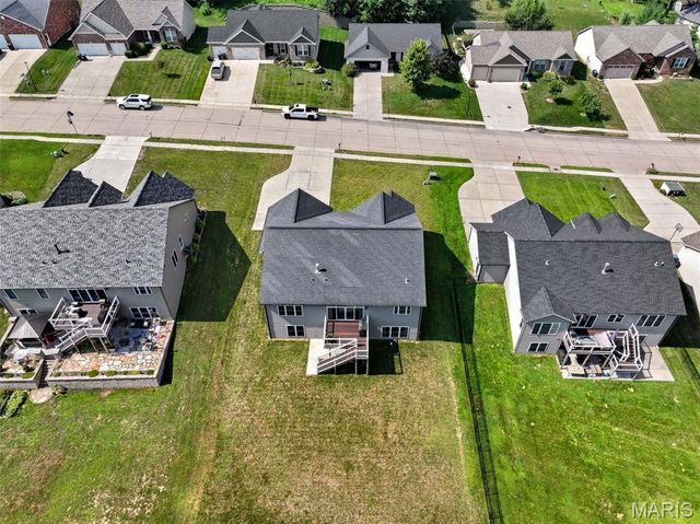 2343 Lakeshore Drive, Columbia, IL 62236