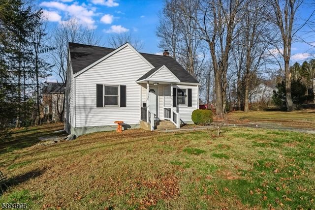 7 Flanders Rd, Mount Olive Twp., NJ 07828