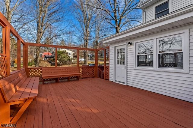 7 Flanders Rd, Mount Olive Twp., NJ 07828