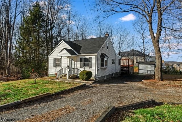 7 Flanders Rd, Mount Olive Twp., NJ 07828