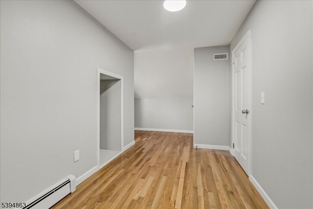 7 Flanders Rd, Mount Olive Twp., NJ 07828