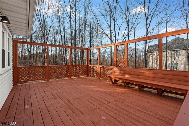 7 Flanders Rd, Mount Olive Twp., NJ 07828