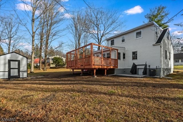 7 Flanders Rd, Mount Olive Twp., NJ 07828