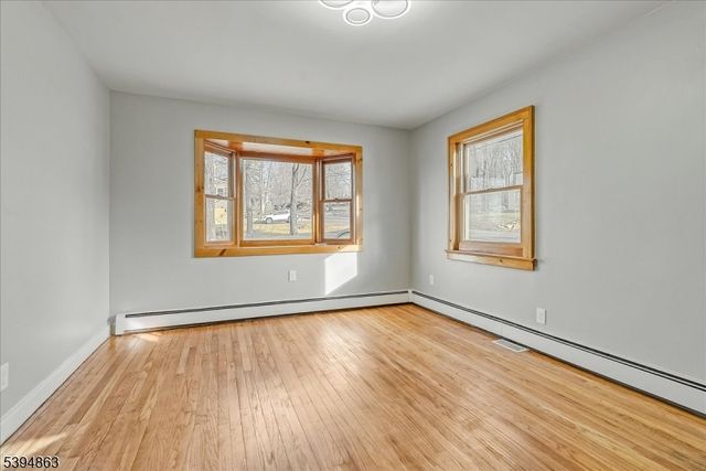 7 Flanders Rd, Mount Olive Twp., NJ 07828