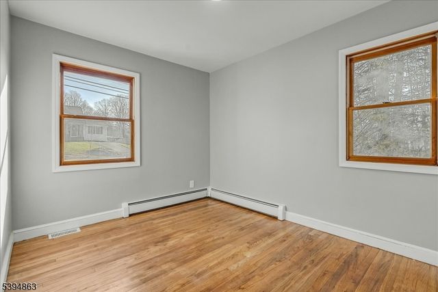 7 Flanders Rd, Mount Olive Twp., NJ 07828