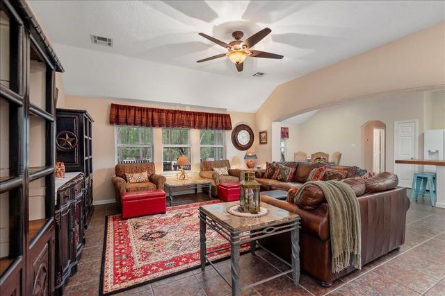 9536 County Road 208, Navasota, TX 77868