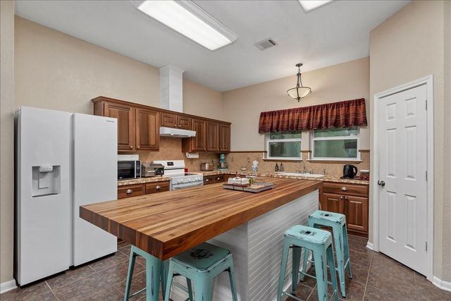 9536 County Road 208, Navasota, TX 77868