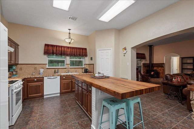 9536 County Road 208, Navasota, TX 77868