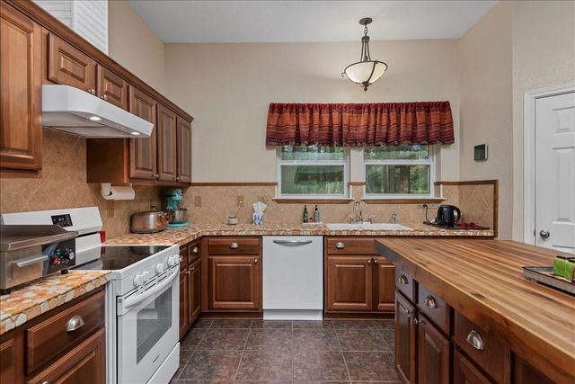 9536 County Road 208, Navasota, TX 77868