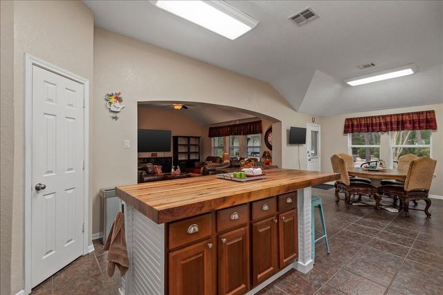 9536 County Road 208, Navasota, TX 77868