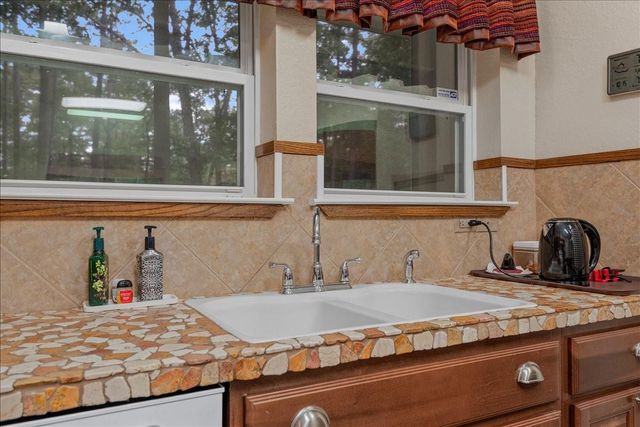 9536 County Road 208, Navasota, TX 77868