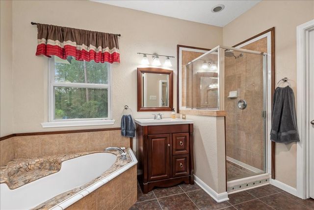 9536 County Road 208, Navasota, TX 77868