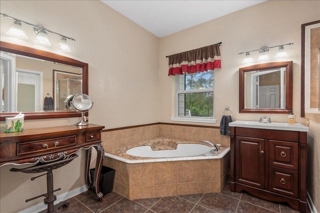 9536 County Road 208, Navasota, TX 77868