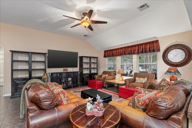 9536 County Road 208, Navasota, TX 77868