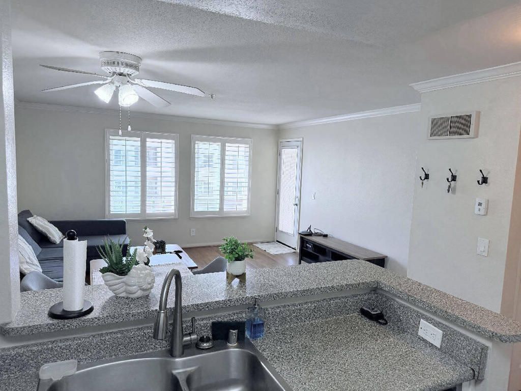8889 Caminito Plaza Centro 7305, San Diego, CA 92122 — photo 3