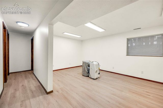 3433 Oak Creek Drive, Colorado Springs, CO 80906
