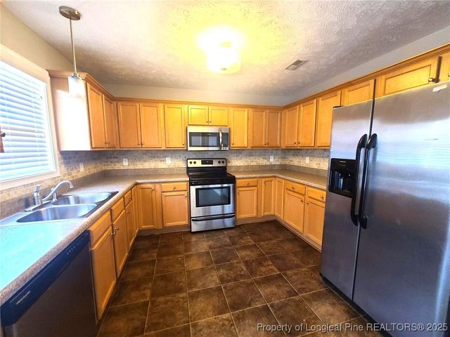 2252 Cliff Swallow Drive, Fayetteville, NC 28306