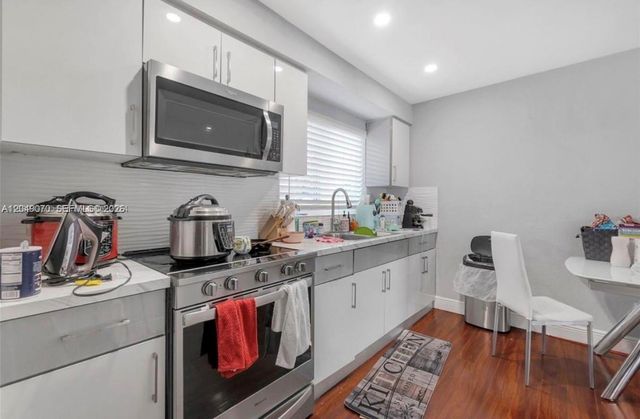 329 W 18th Street, Hialeah, FL 33010