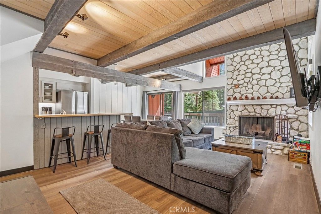 Image 11 of property listing at 41935 Switzerland 77, Big Bear Lake, CA 92315