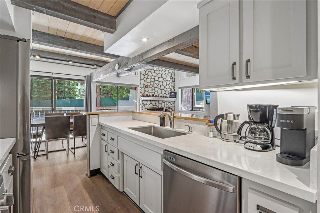 Image 21 of property listing at 41935 Switzerland 77, Big Bear Lake, CA 92315