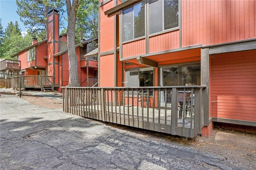Image 5 of property listing at 41935 Switzerland 77, Big Bear Lake, CA 92315
