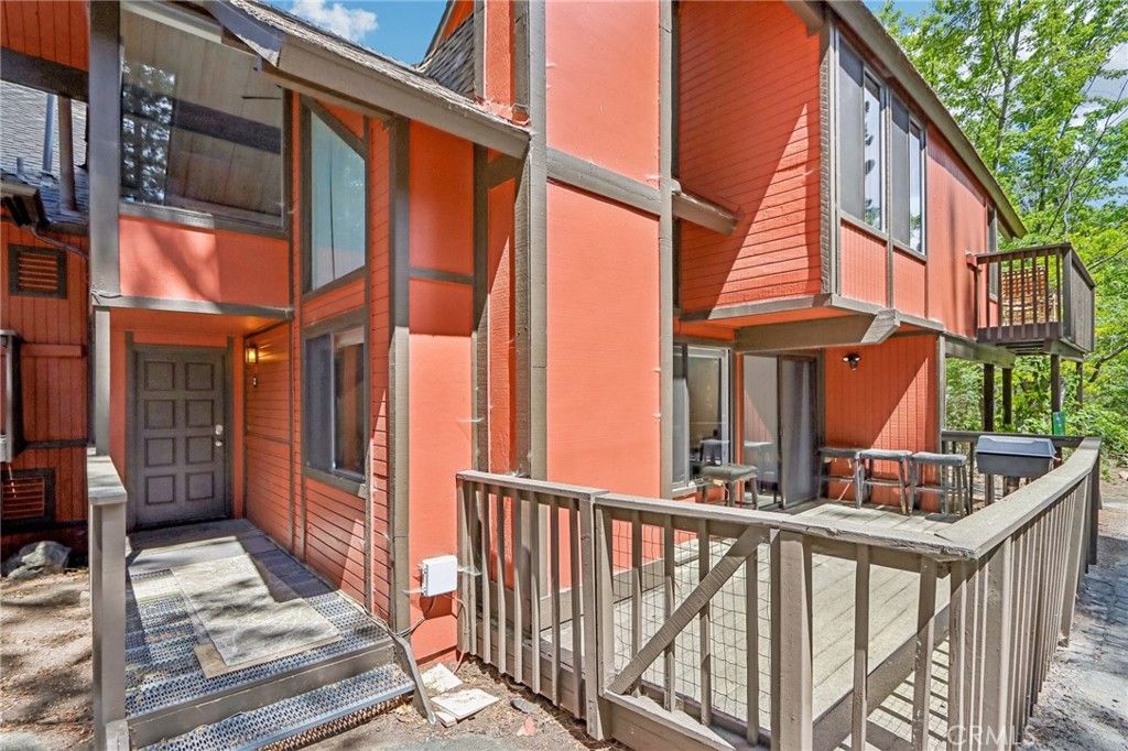 Image 7 of property listing at 41935 Switzerland 77, Big Bear Lake, CA 92315