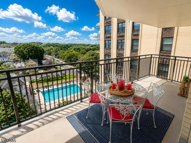 7855 Boulevard East 11F, North Bergen Twp., NJ 07047