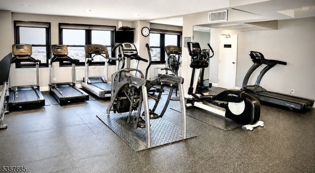 7855 Boulevard East 11F, North Bergen Twp., NJ 07047