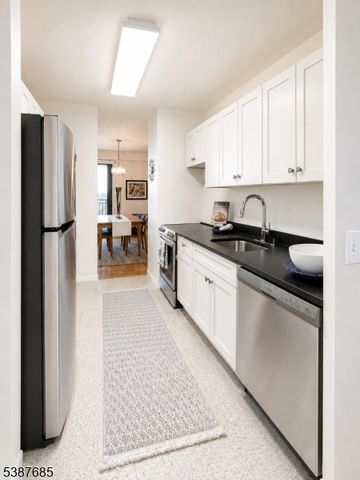 7855 Boulevard East 11F, North Bergen Twp., NJ 07047