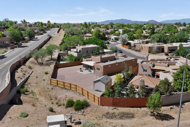 4018 Painted Pony Circle, Santa Fe, NM 87507