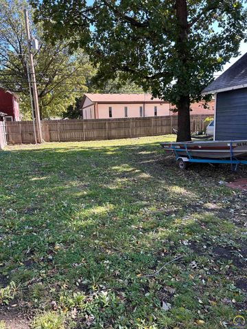 1214 Rural St, Emporia, KS 66801