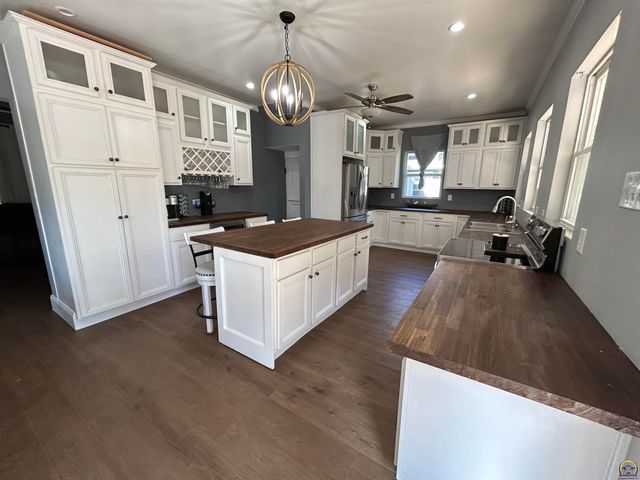 1214 Rural St, Emporia, KS 66801