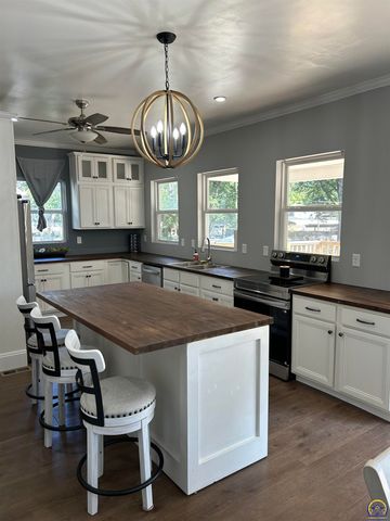 1214 Rural St, Emporia, KS 66801