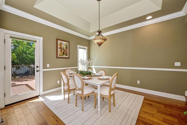 585 Riverview Dr, Auburn, CA 95603