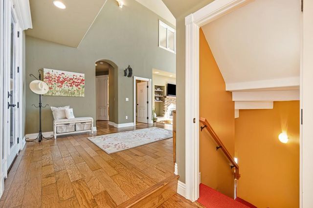 585 Riverview Dr, Auburn, CA 95603