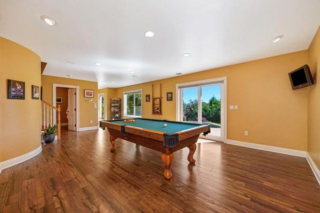 585 Riverview Dr, Auburn, CA 95603