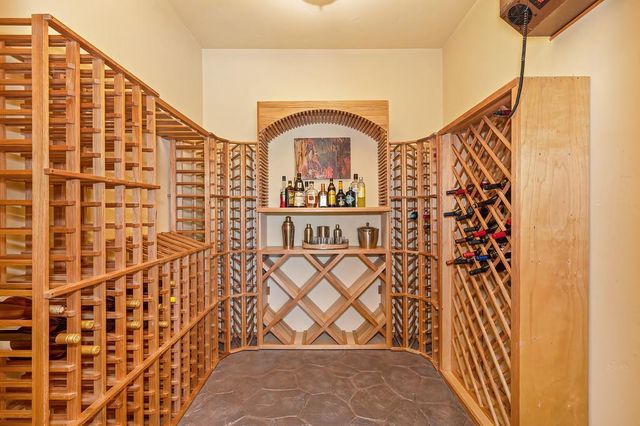 585 Riverview Dr, Auburn, CA 95603