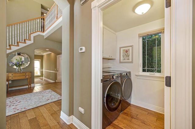 585 Riverview Dr, Auburn, CA 95603