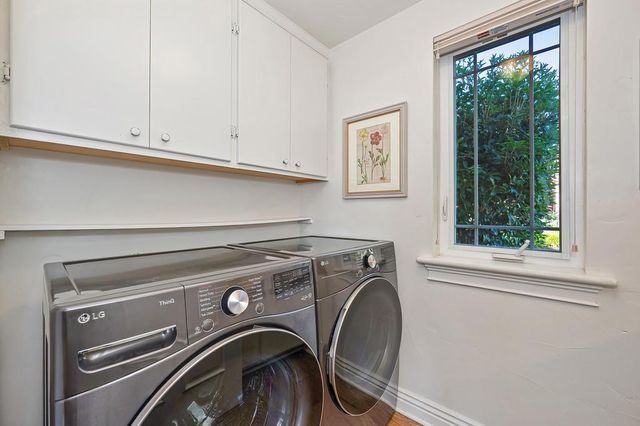 585 Riverview Dr, Auburn, CA 95603